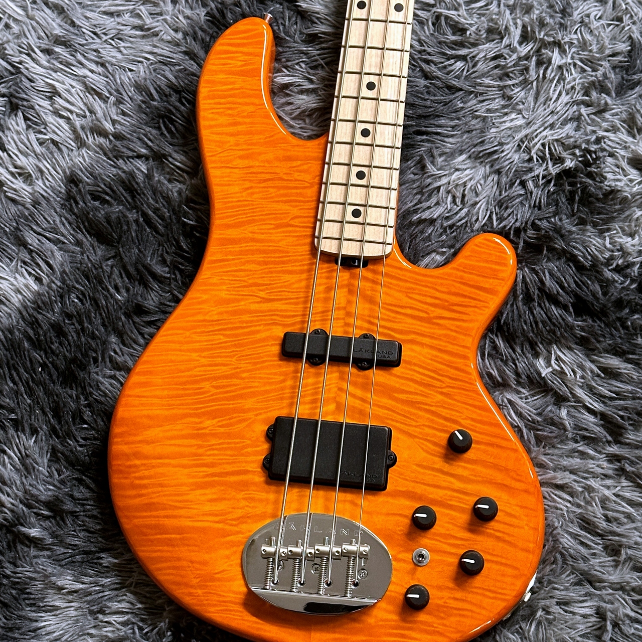 Lakland SL44-94 Deluxe Maple Amber Translucent -Shoreline Series