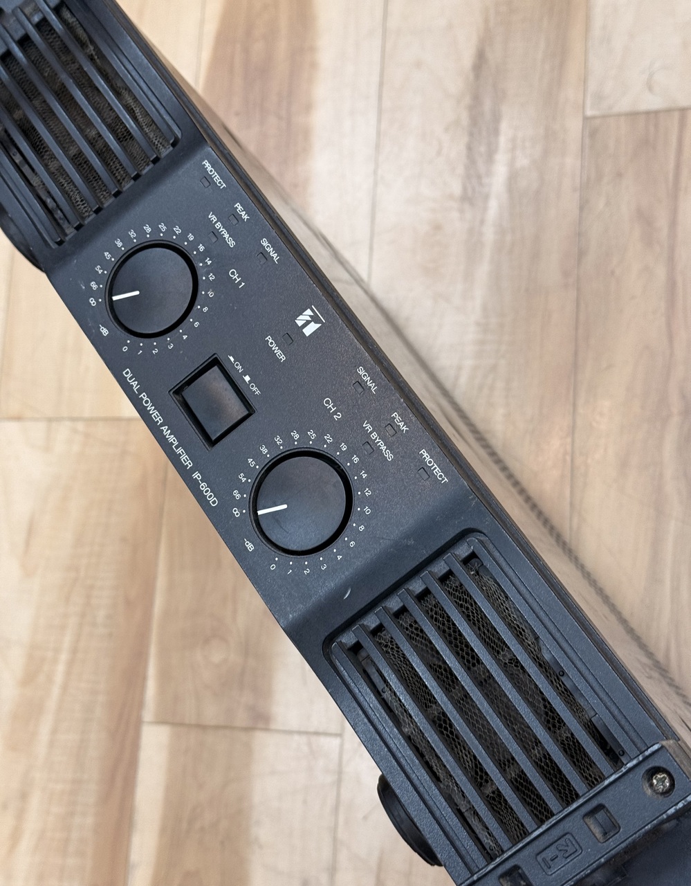 希少　TOA　パワーアンプ　IP-600D　600W×2ch　動作品 希少 TOA パワーアンプ IP-600D 600W×2ch 動作品