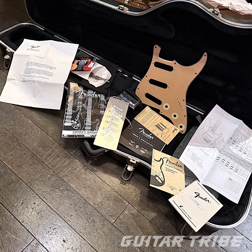 Fender FSR Deluxe Vintage Player '62 Strarocaster Blue Ice Metalic