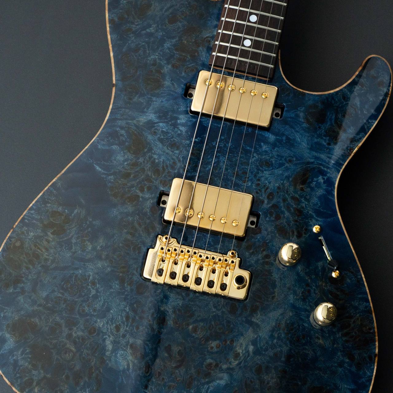 Sugi Guitars DS496 IR セミハードケース付き 最高級日本製ギター Sugi DS496IR EM/AT 徹底解説 | White
