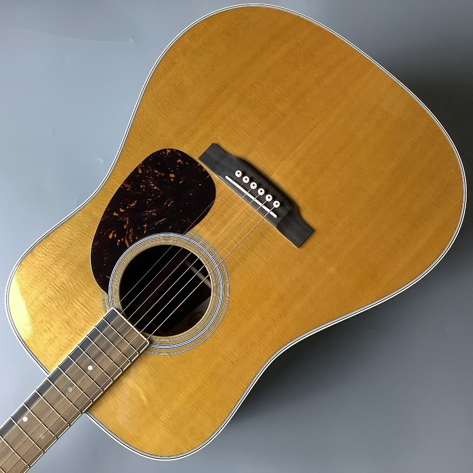 Martin D-35 Acoustic Guitar | Martin Guitar