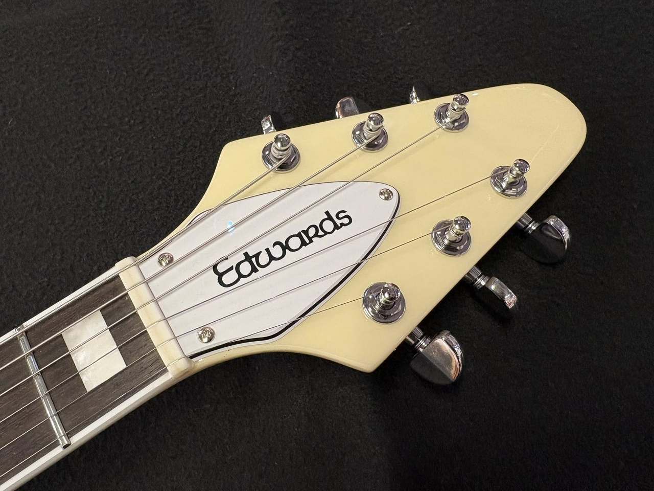 ベース Edwards / E-PB-83R/LT Vintage White ベース Edwards / E-PB