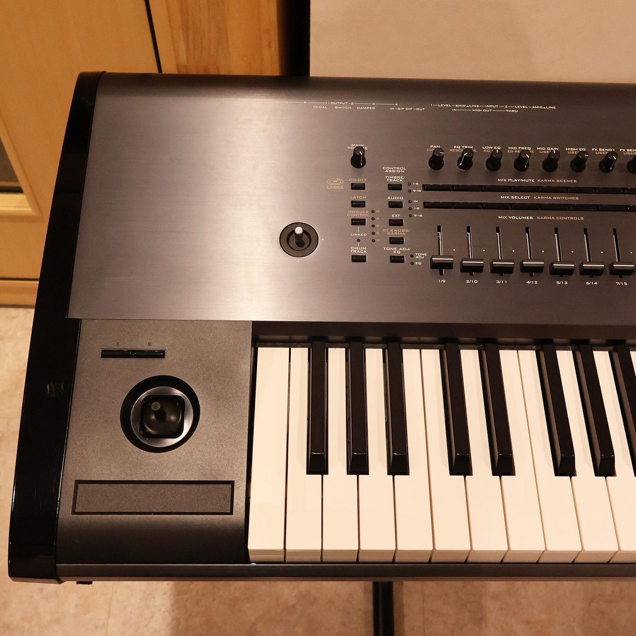 KORG KRONOS X-73 シンセサイザー 73鍵盤 【中古】（中古/送料