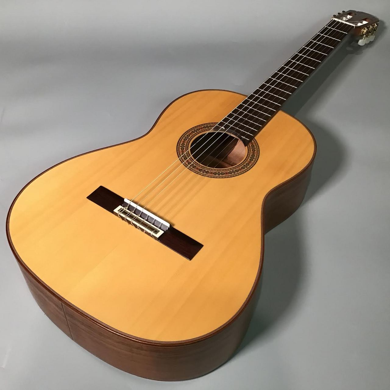 ESTEVE SEGURA (セグラ) クラシックギター 650mm 松単板／オバンコール単板