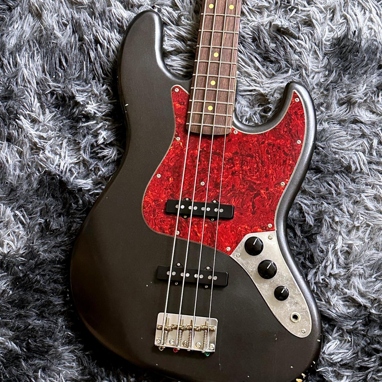 Black Smoker Trad Master Series BETA-J4 Charcoal Frost Metallic