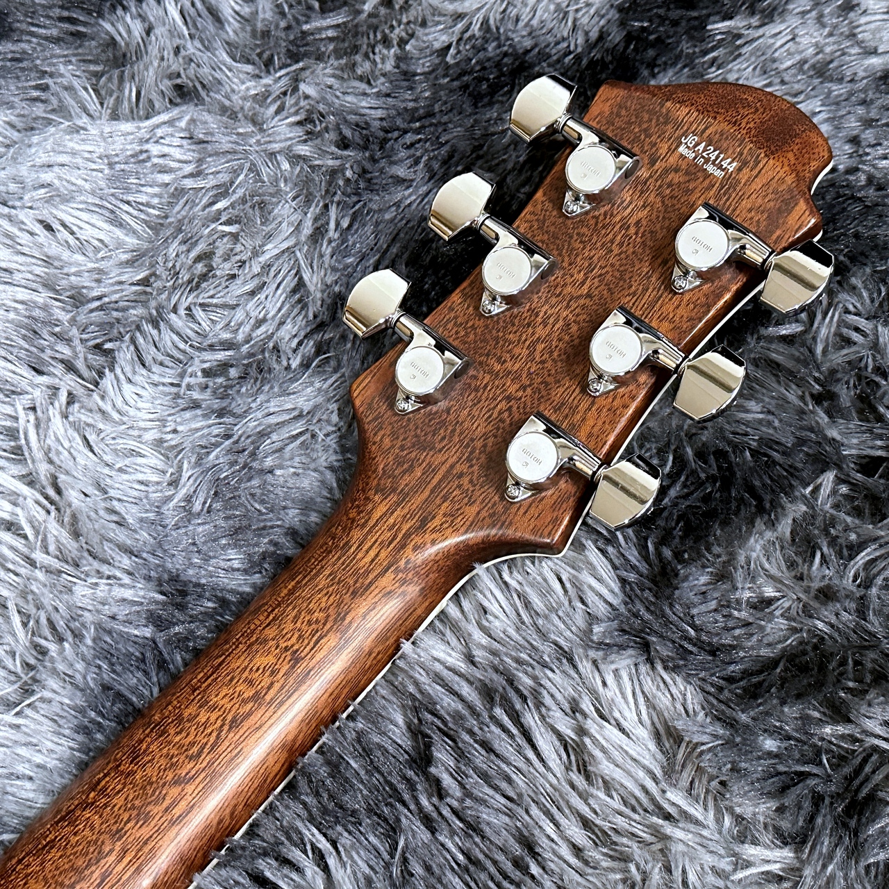 Zemaitis MFG-AC-24 Dragon & Heart Natural -Metal Front