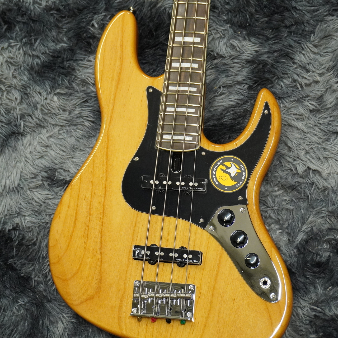 Sire Marcus Miller V5-24 4st NT (Natural) 【2025年製】（新品/送料
