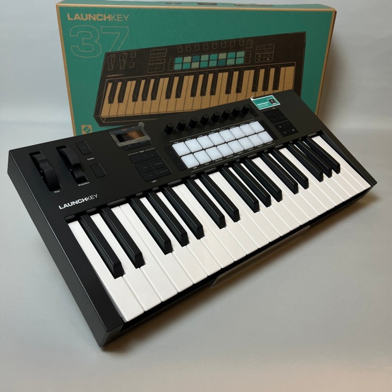 Novation Launchkey 37 MK4 MIDIキーボード 37鍵盤NOVLKE37MK4