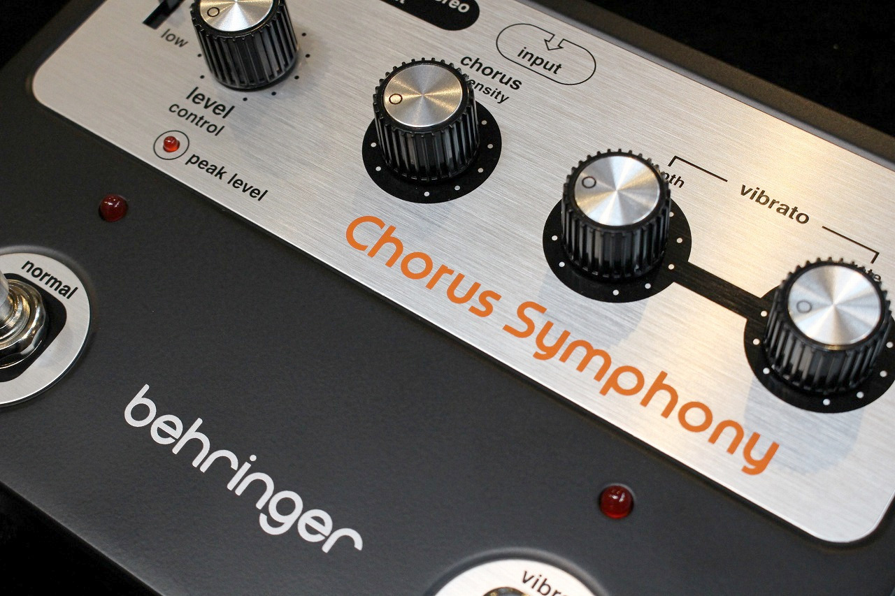 BEHRINGER CHORUS SYMPHONY【CE-1モチーフペダル】【BBD回路搭載
