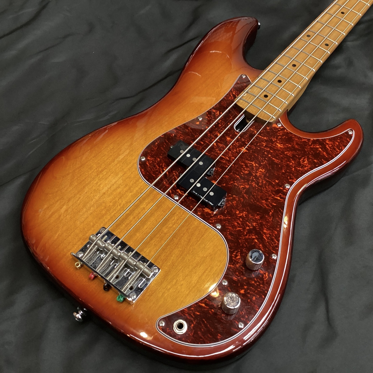 Sire P5 Alder-4 TS (サイアー 4弦 プレシジョンベースタイプ)（中古