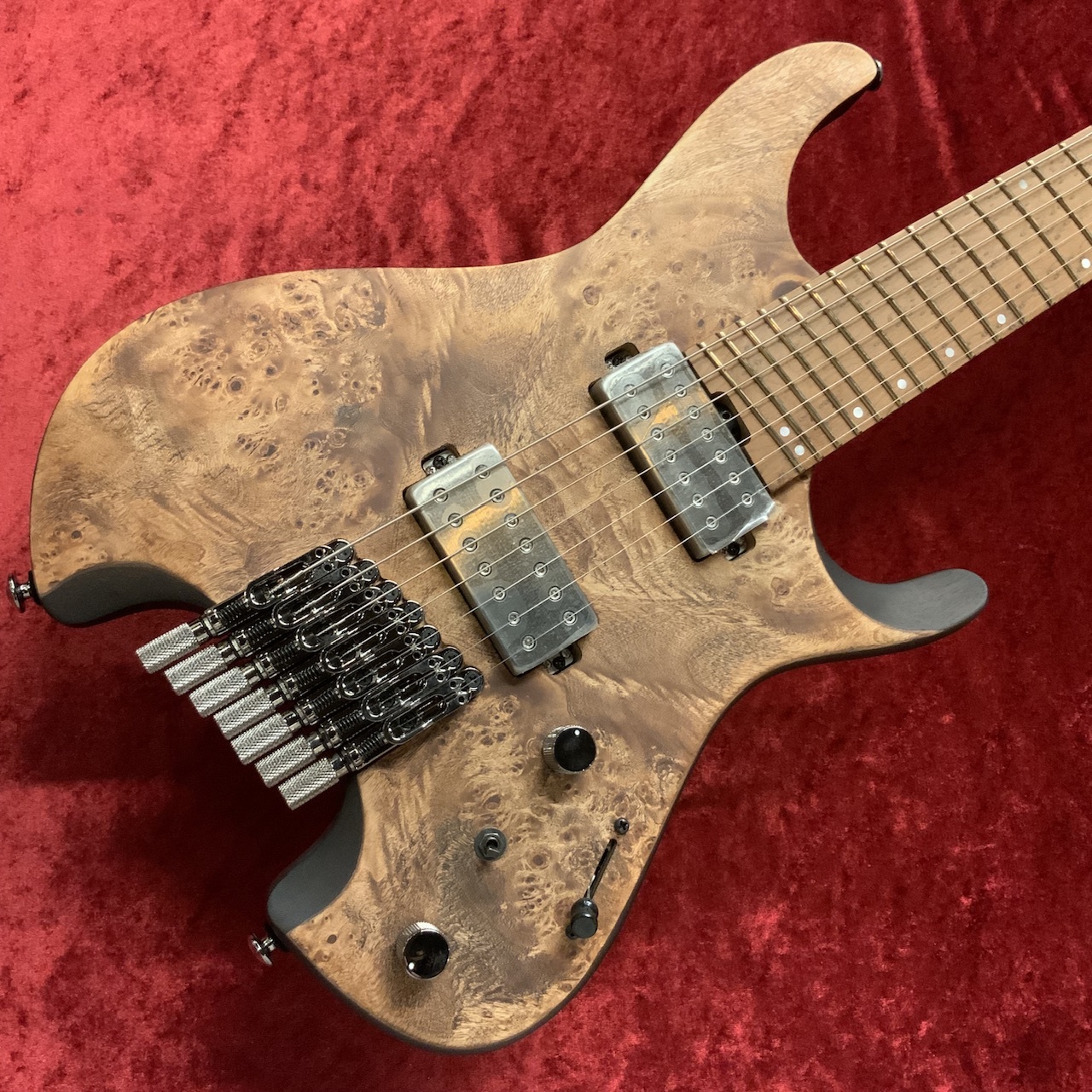 カスタム等はしていませんIBANEZ QX527PB 7弦 ギター