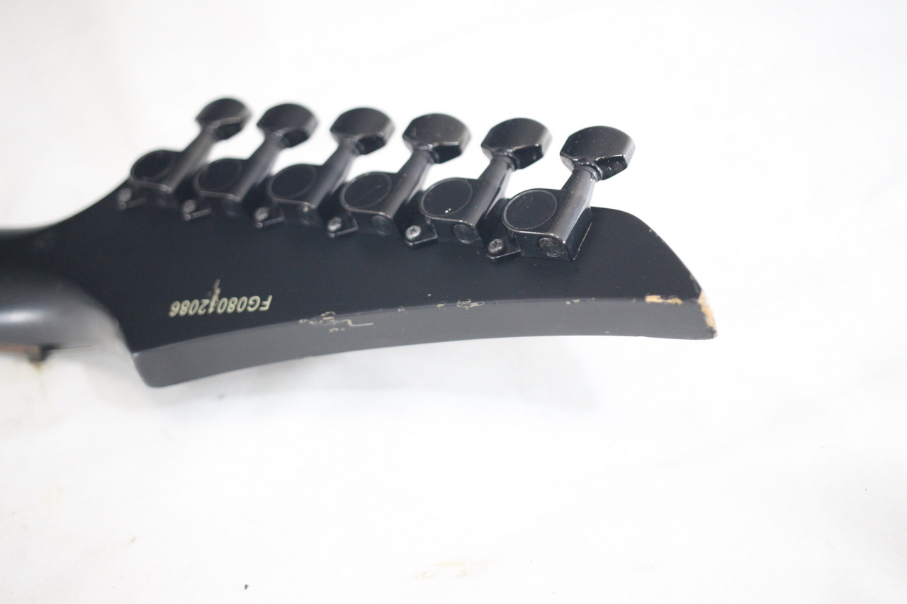 FERNANDES V-RATTLE SNAKE（中古）【楽器検索デジマート】