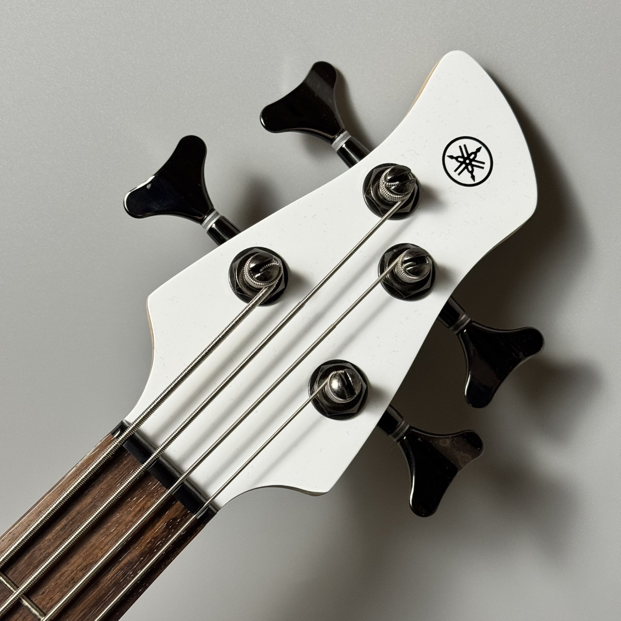 YAMAHA 【現物画像】TRBX304 WH (ホワイト) エレキベースTRBX300