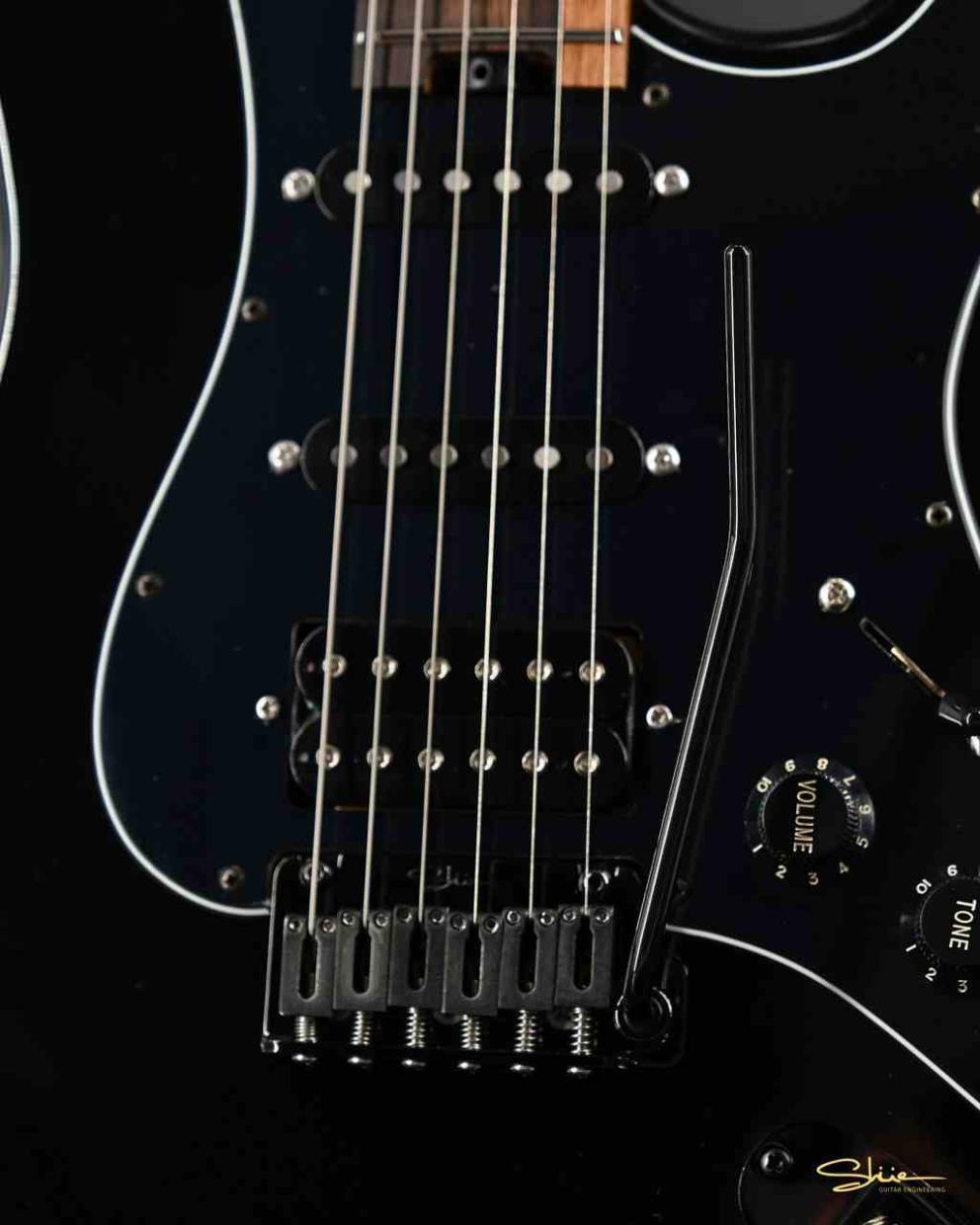 Shue Guitars New Classic S STD Super Black Black Hardware w/Royal