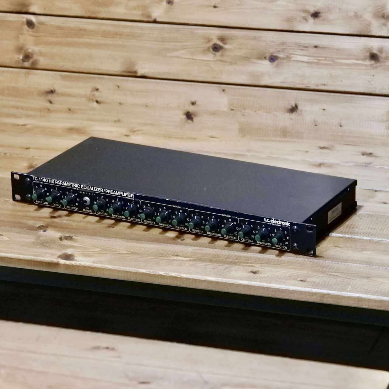 ギター TC 1140 Parametric Equalizer TC Electronic TC1140 Parametric Equalizer Preamplifier Rack