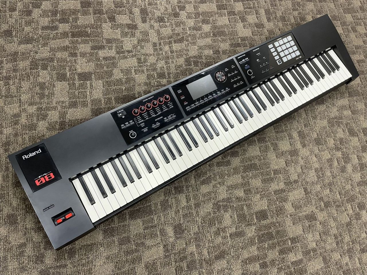 【送料込み】Roland FA-08 シンセサイザー　88鍵 ROLAND FA-08 ワークステーションシンセサイザー 88鍵盤 送料