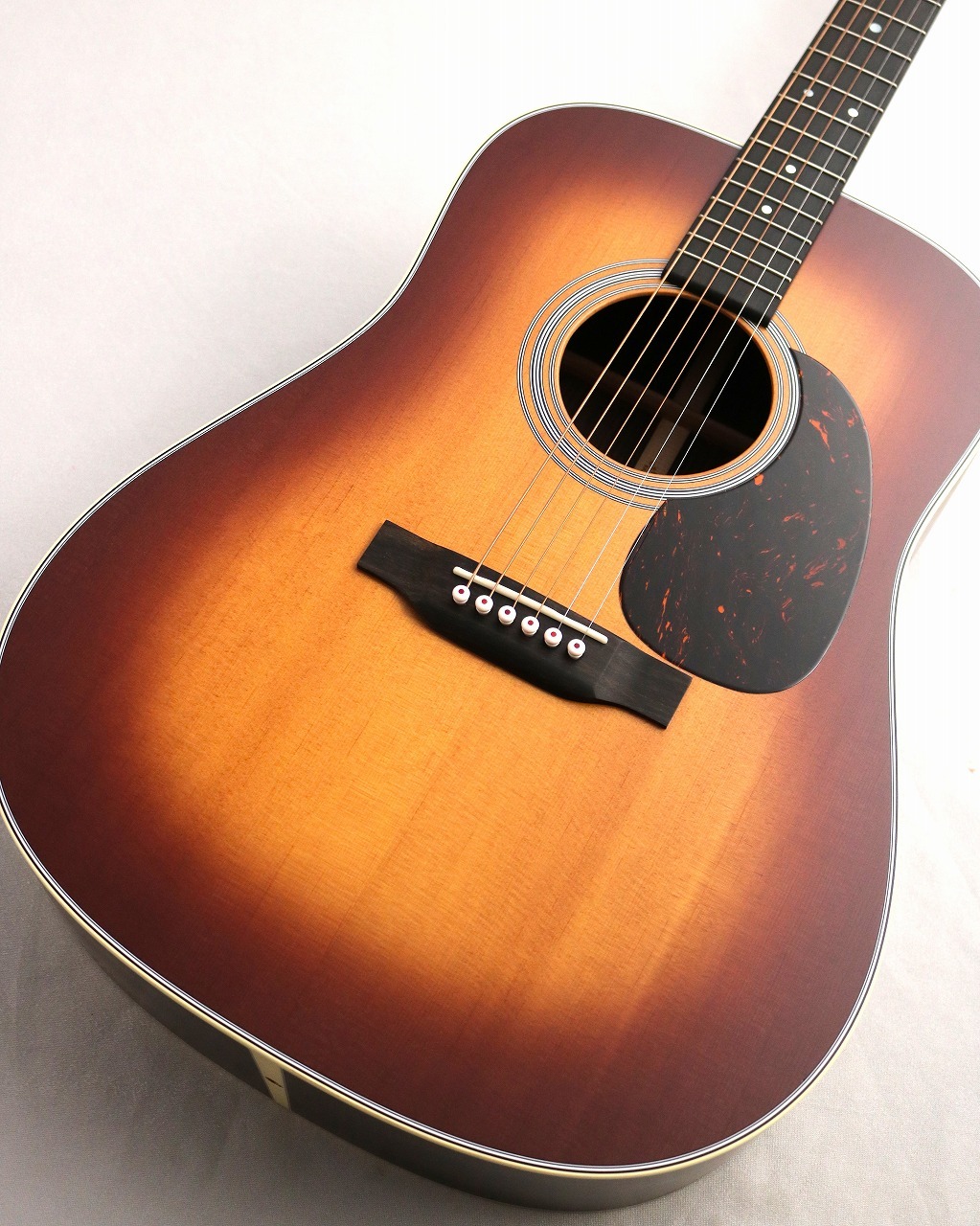 Martin 【USED】D-28 Satin Ambertone【希少カラーモデル!】【抜群の音