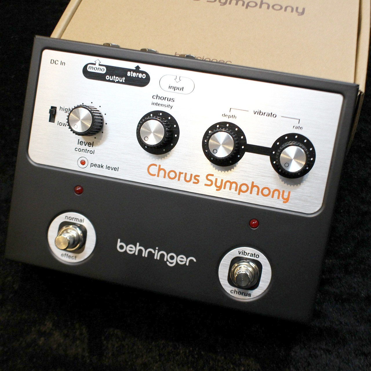 BEHRINGER CHORUS SYMPHONY【CE-1モチーフペダル】【BBD回路搭載