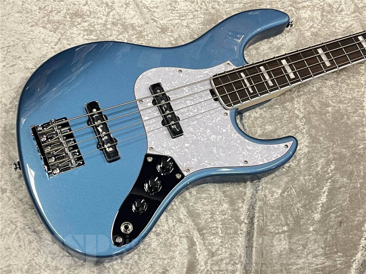GrassRoots エレキベース 青 4弦 楽天市場】GrassRoots G-JB-55R 新品 レイクプラシッドブルー