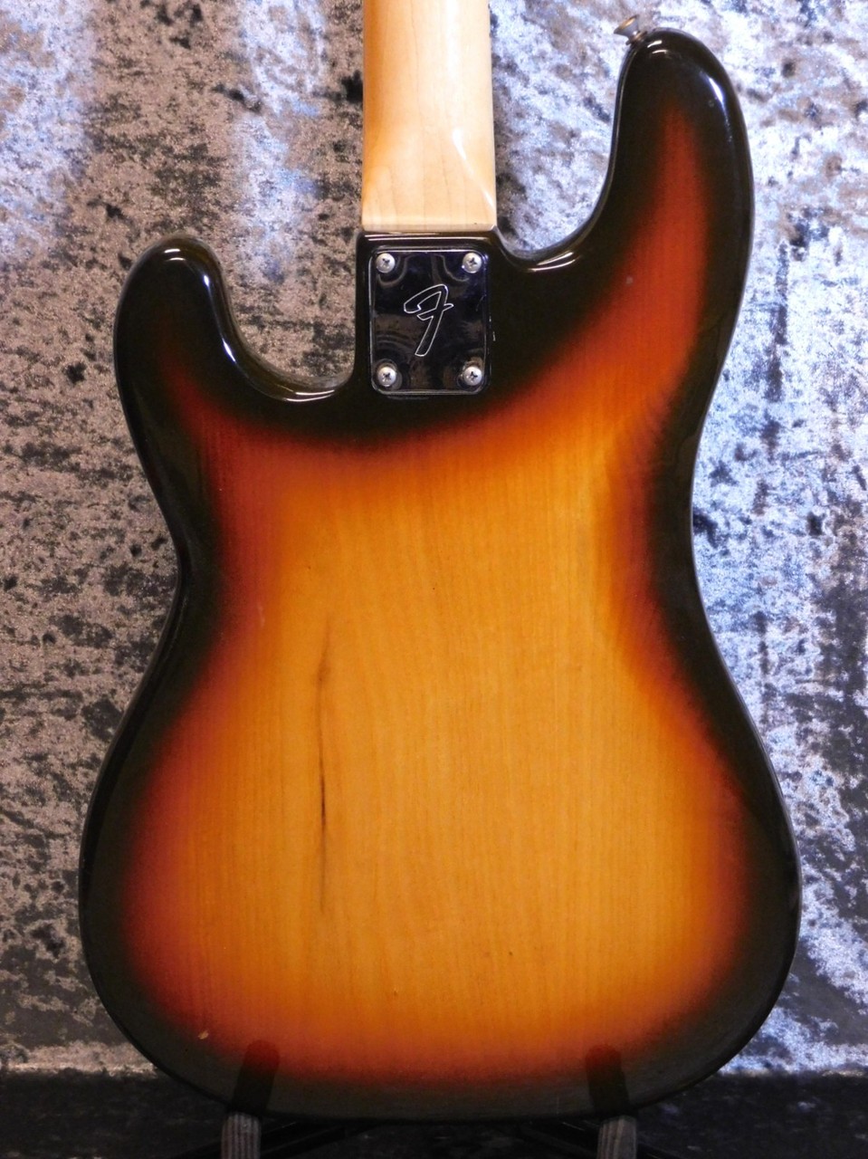 Fender Precision Bass '80（ビンテージ）【楽器検索デジマート】