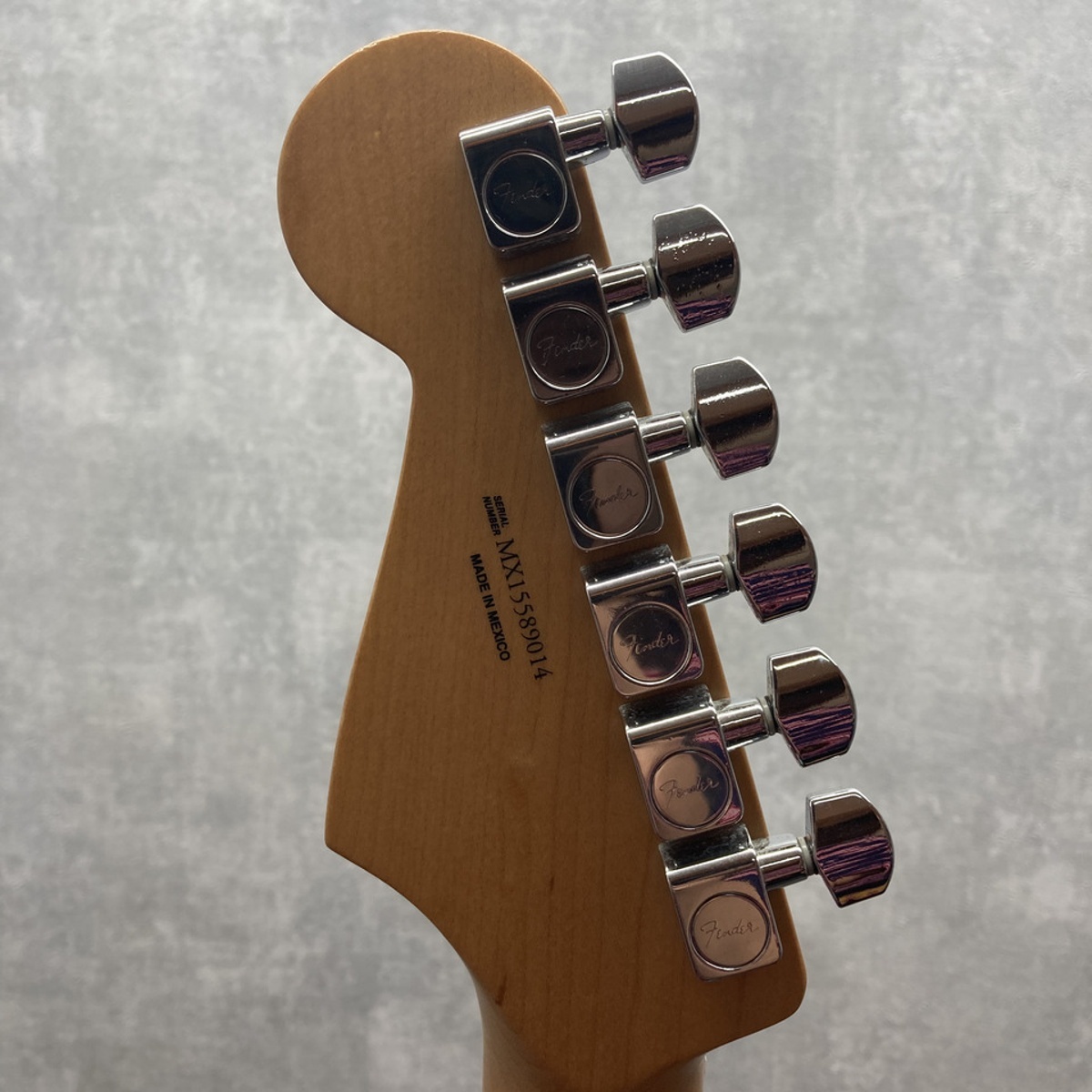 Fender Deluxe Stratocaster HSS Plus Top with iOS Connectivity 2015