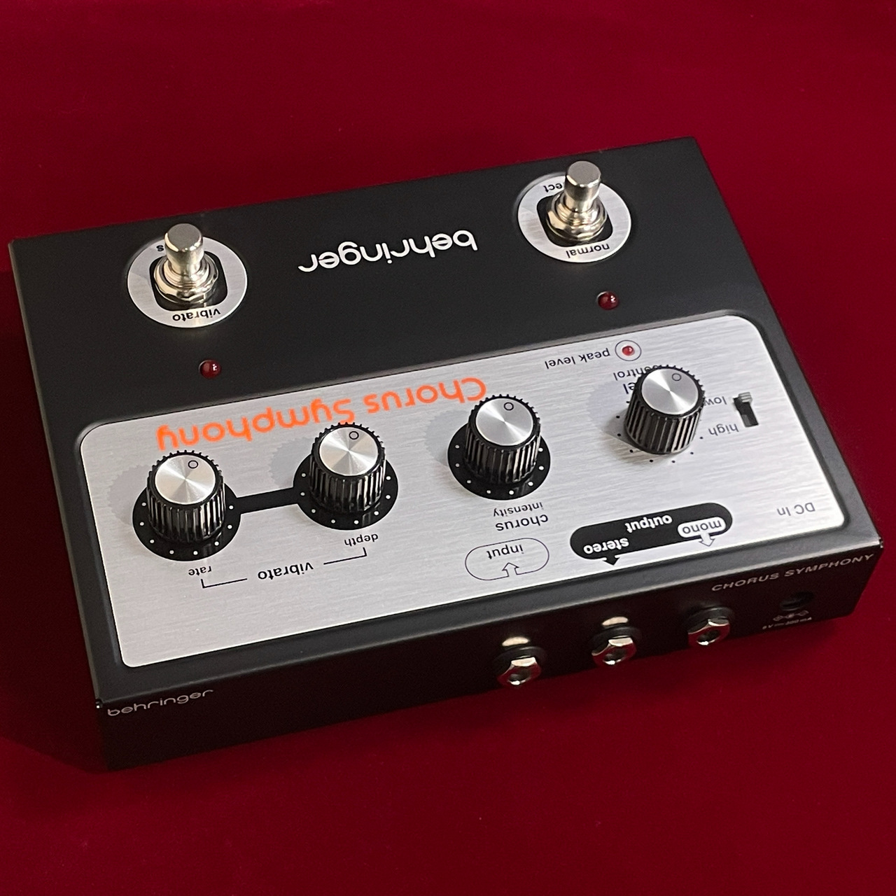 Behringer CHORUS SYMPHONY Pedal – Alto Music