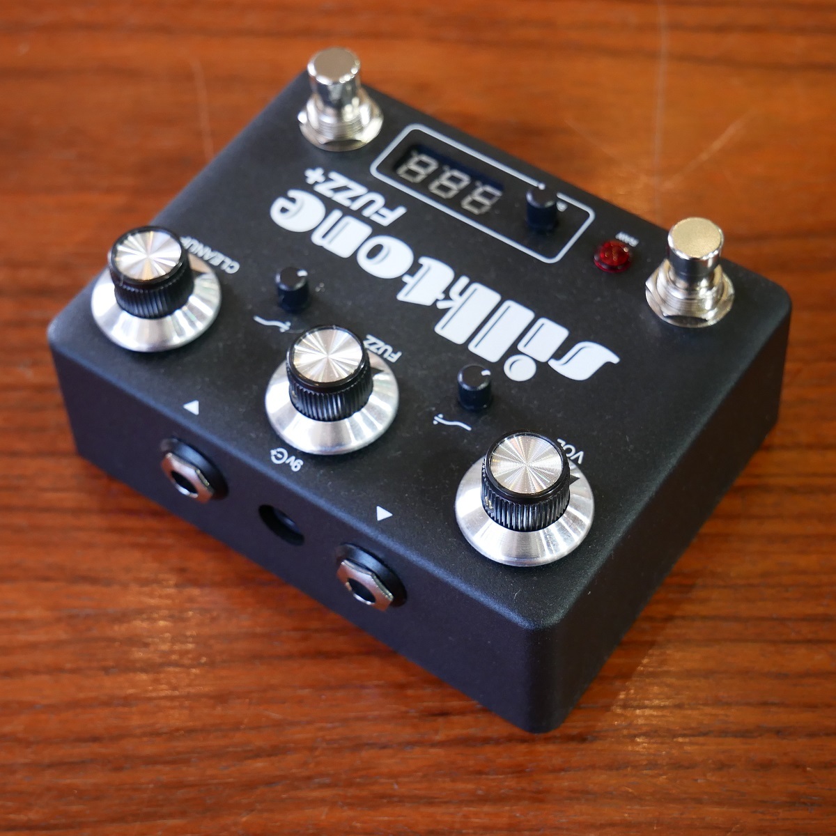 即日発送 Silktone Fuzz + BLACK（新品）【楽器検索デジマート】 ギター