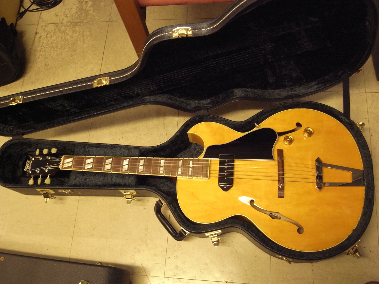 Archtop Tribute 175タイプ Archtop Tribute Custom ATC175
