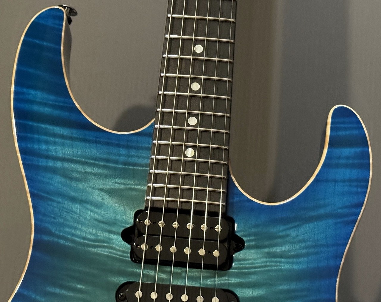 Suhr Custom Modern Bahama Blue Burst【1ピースボディ】【エンジェル