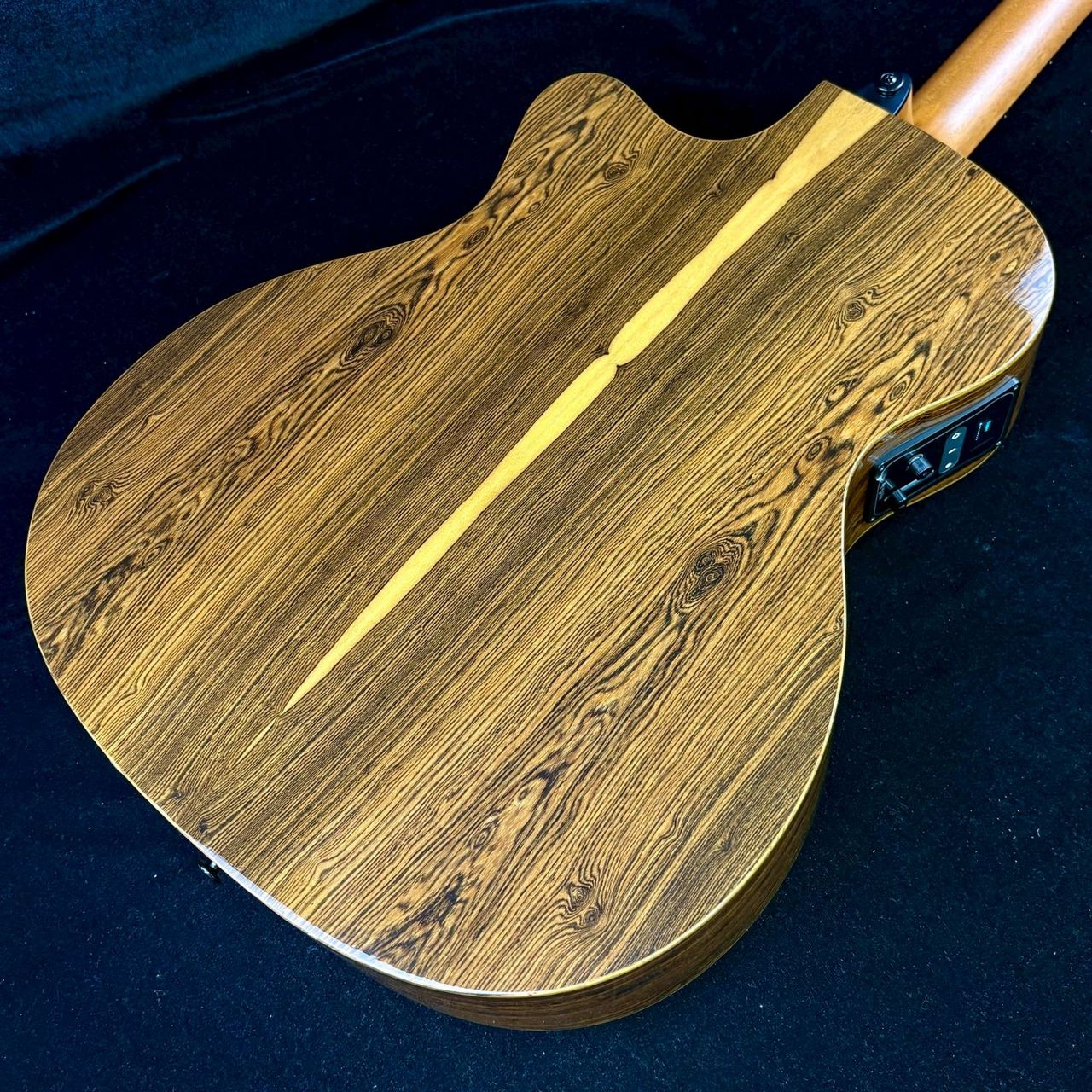 最終値下げ✨️【美品】LAG ラグギター THV30ACE／ハイバイブ ケース付 LAG THV30ACE エレアコギター ラグ HYVIBE 30 | 島村楽器