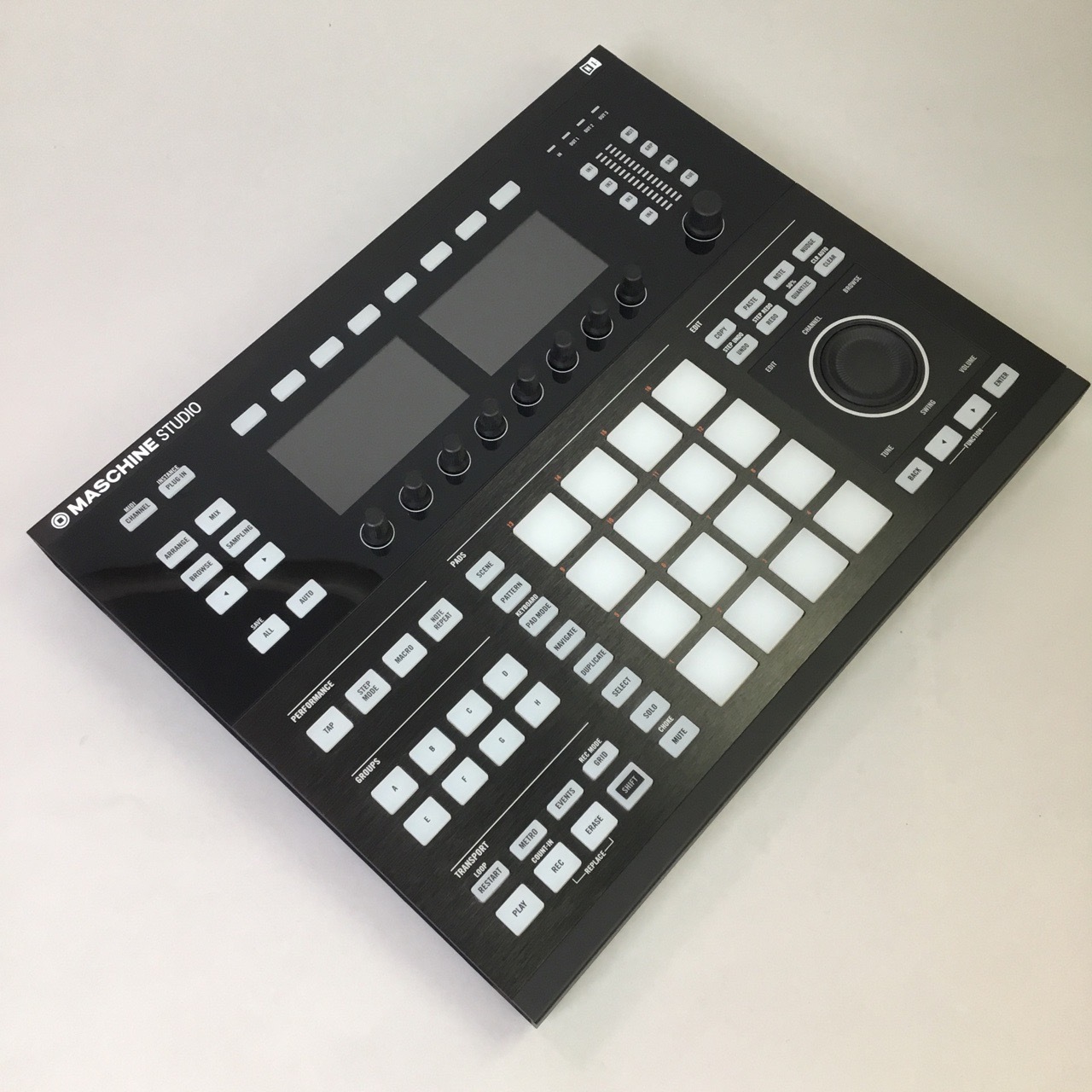 NATIVE INSTRUMENTS MASCHINE Studio（中古/送料無料）【楽器検索