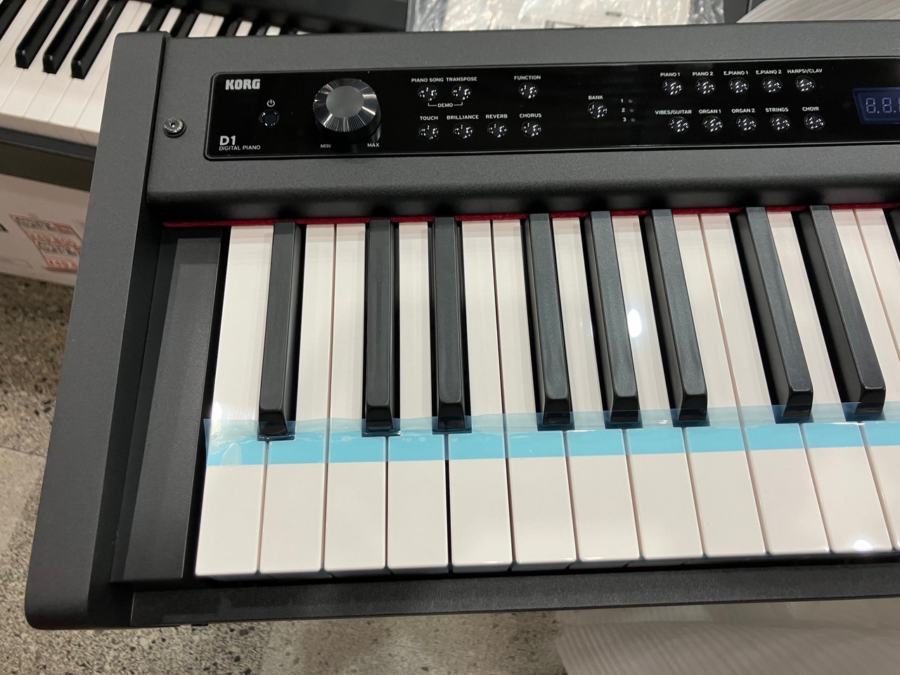 お取引先決定】電子ピアノ KORG D1 スピーカー付 - 鍵盤楽器、ピアノ