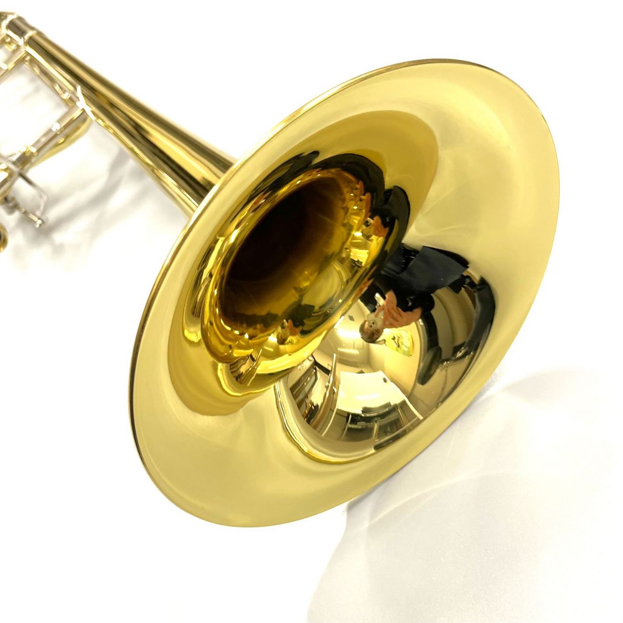 Bach 42BO GL イエローブラスベル ラッカー仕上げ オープンラップ