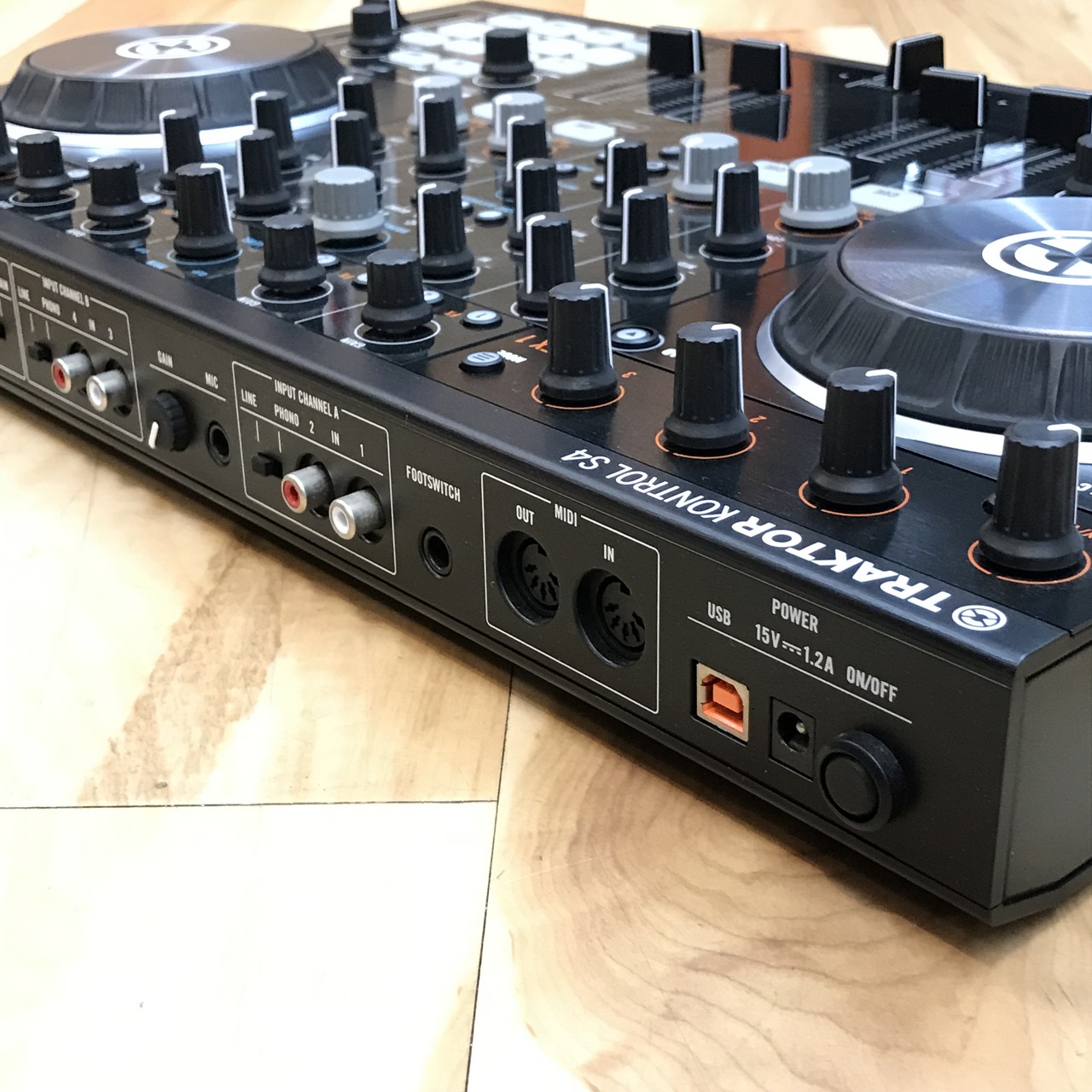 NATIVE INSTRUMENTS TRACTOR KONTROL S4（中古）【楽器検索デジマート】