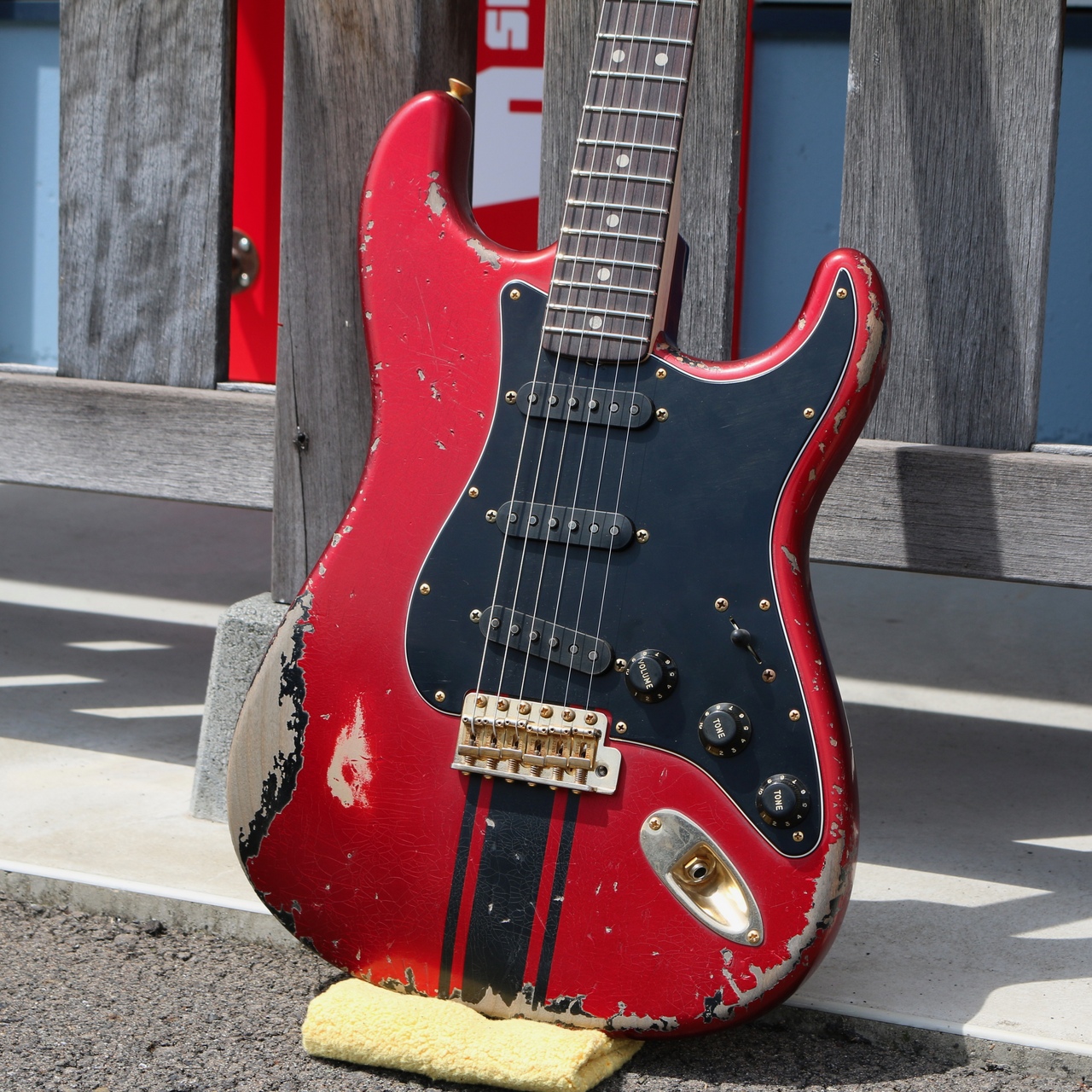 Fender Custom Shop 1963 Stratocaster Journeyman Relic Candy Apple