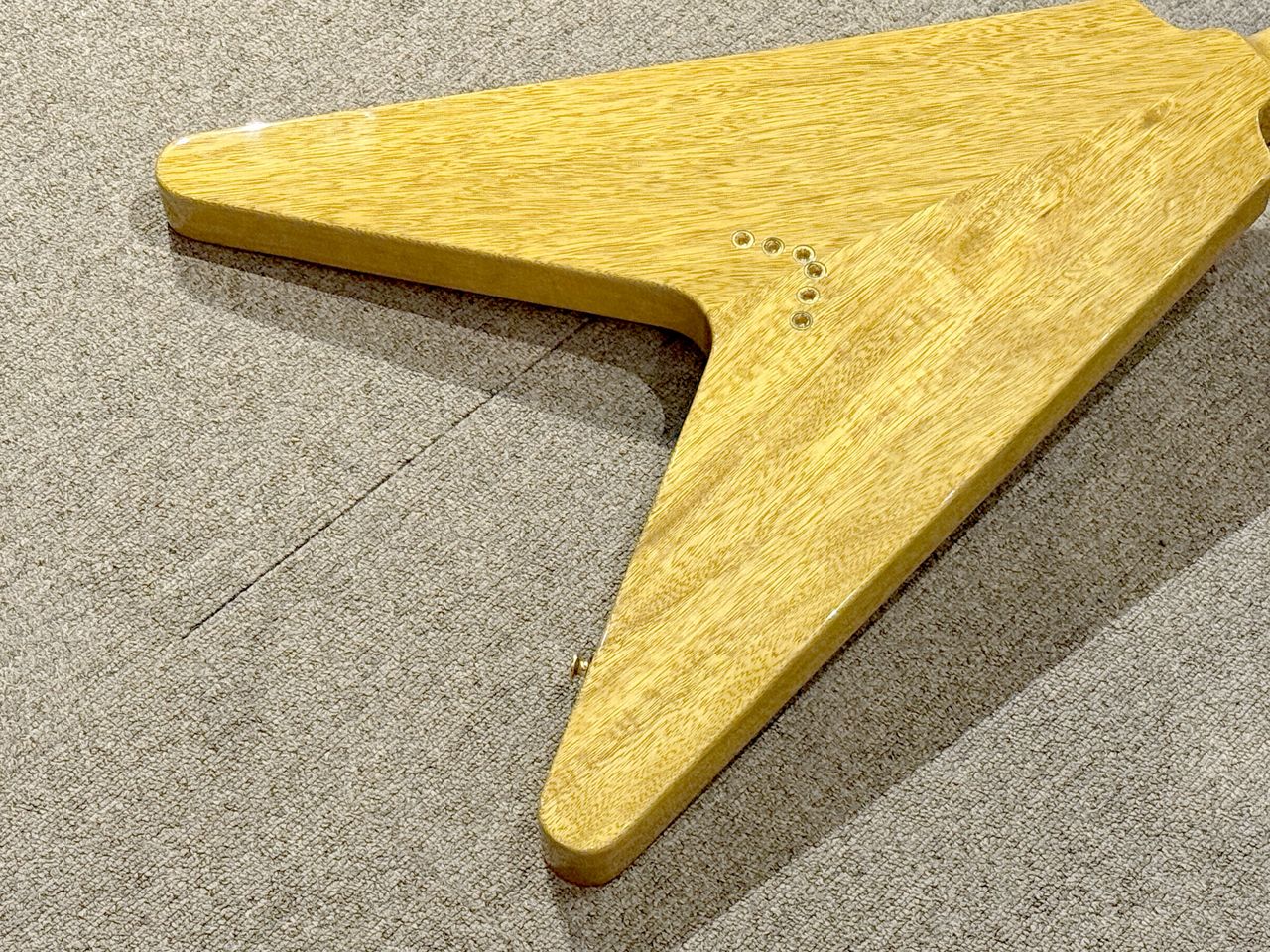 Bacchus BFV-2010K Korina V（中古）【楽器検索デジマート】