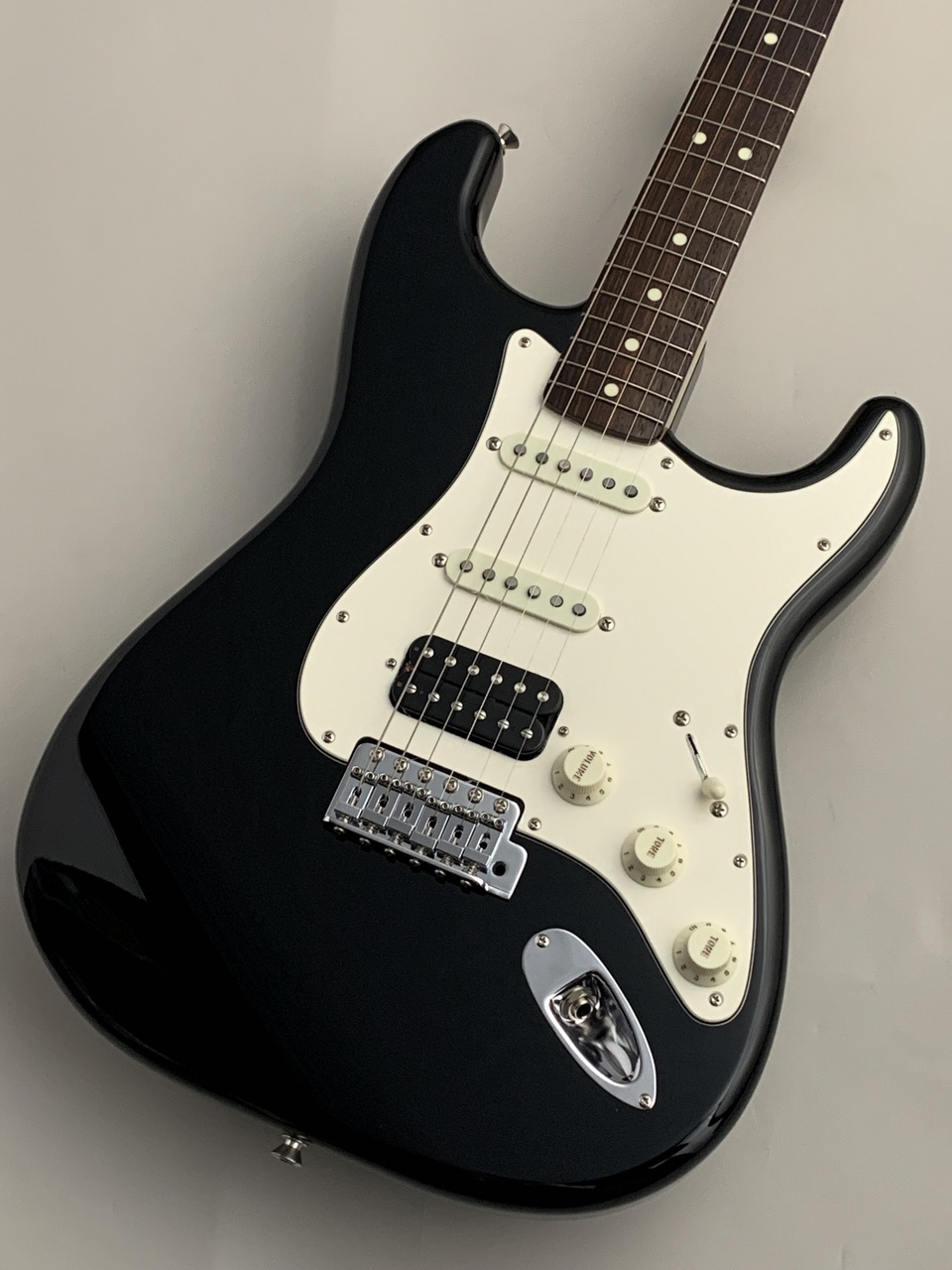 オイル牛骨Fender Japan 70's Stratocaster HSSモディファイ