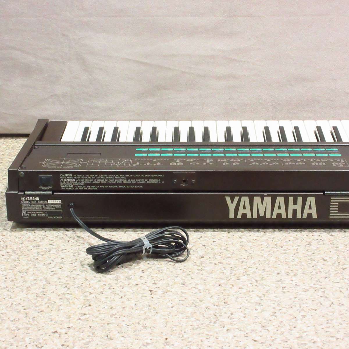 YAMAHA DX7 