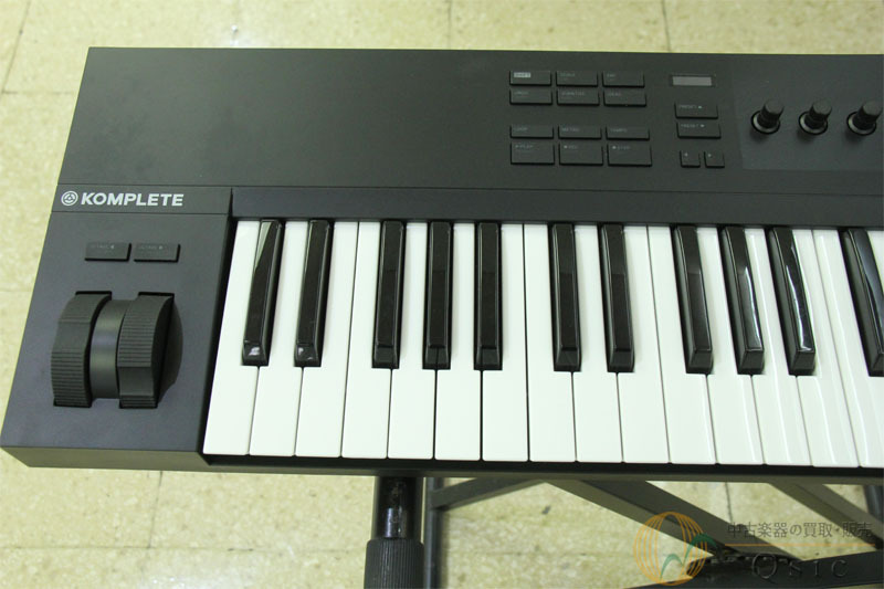 NATIVE INSTRUMENTS KOMPLETE KONTROL A61 [PL963]【神戸店在庫