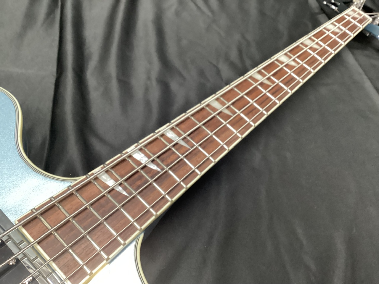 NO BRAND Semi Hollow Bass 4 / Pelham Blue (ベース セミアコベース ...