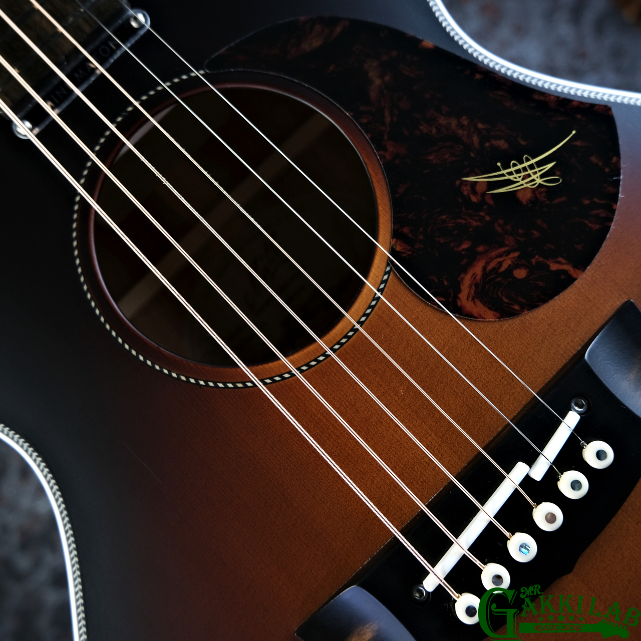 MATON EMTB6 Troubadour-Mini 【1.71kg】【現物画像】（中古）【楽器