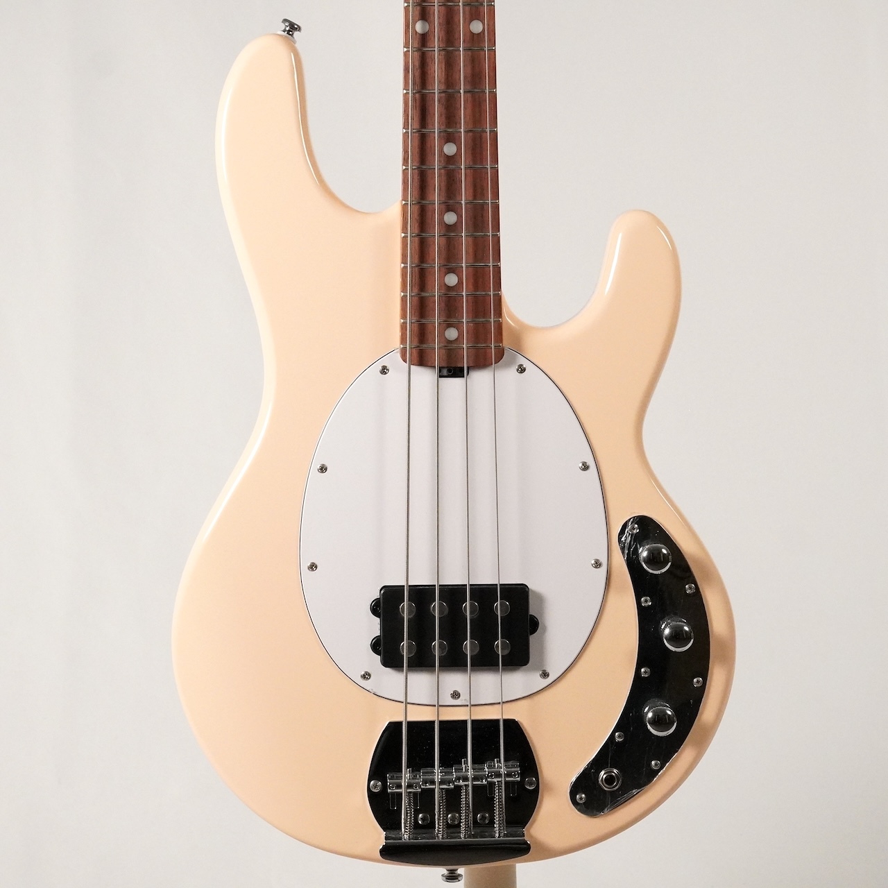 Sterling by MUSIC MAN S.U.B. STINGRAY4 -Vintage Cream- [4.12