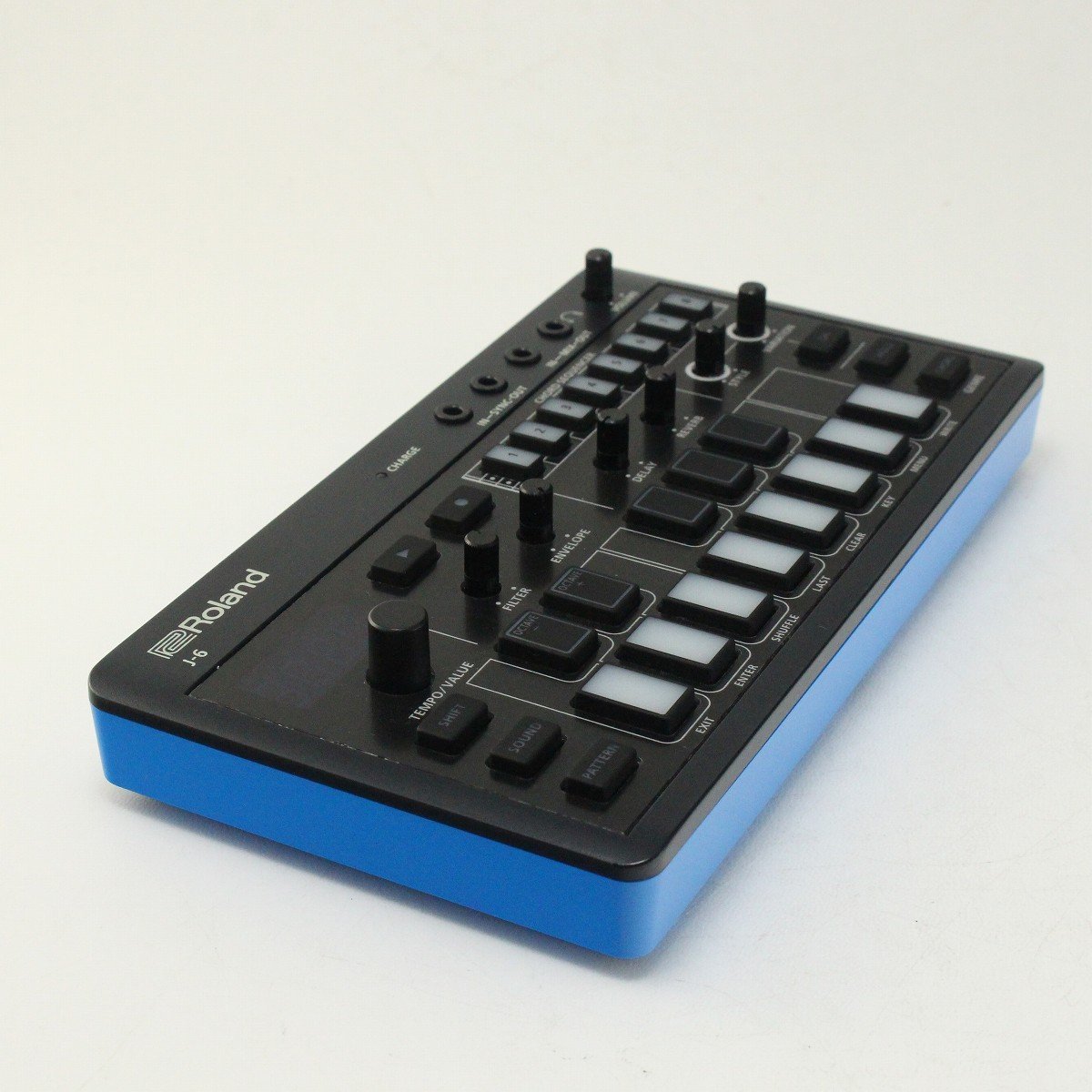 Roland J-6 音楽機器 キャリングケース付 Roland J-6 音楽機器 キャリングケース付