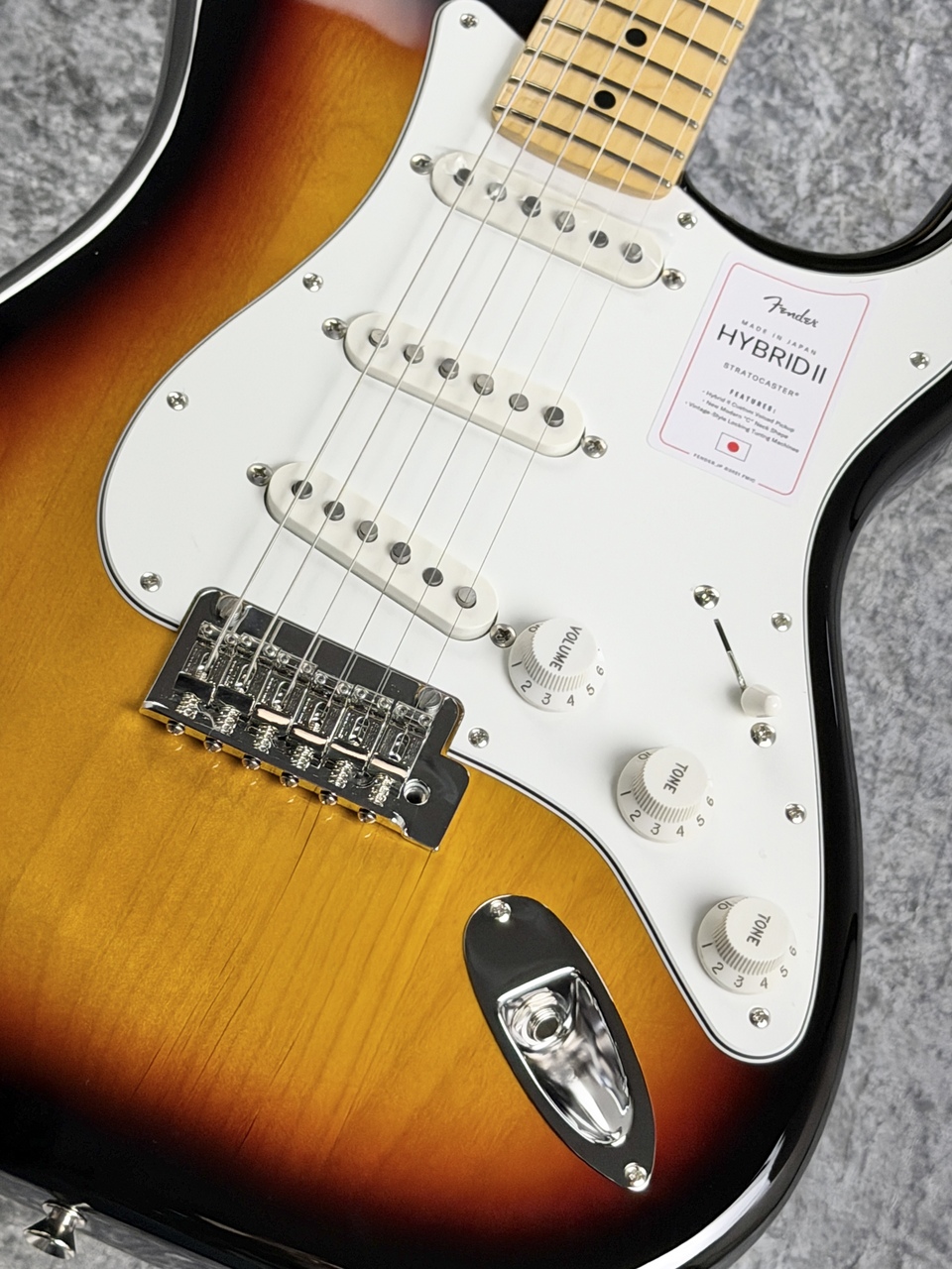 Fender Made in Japan Hybrid II Stratocaster -3-Color Sunburst
