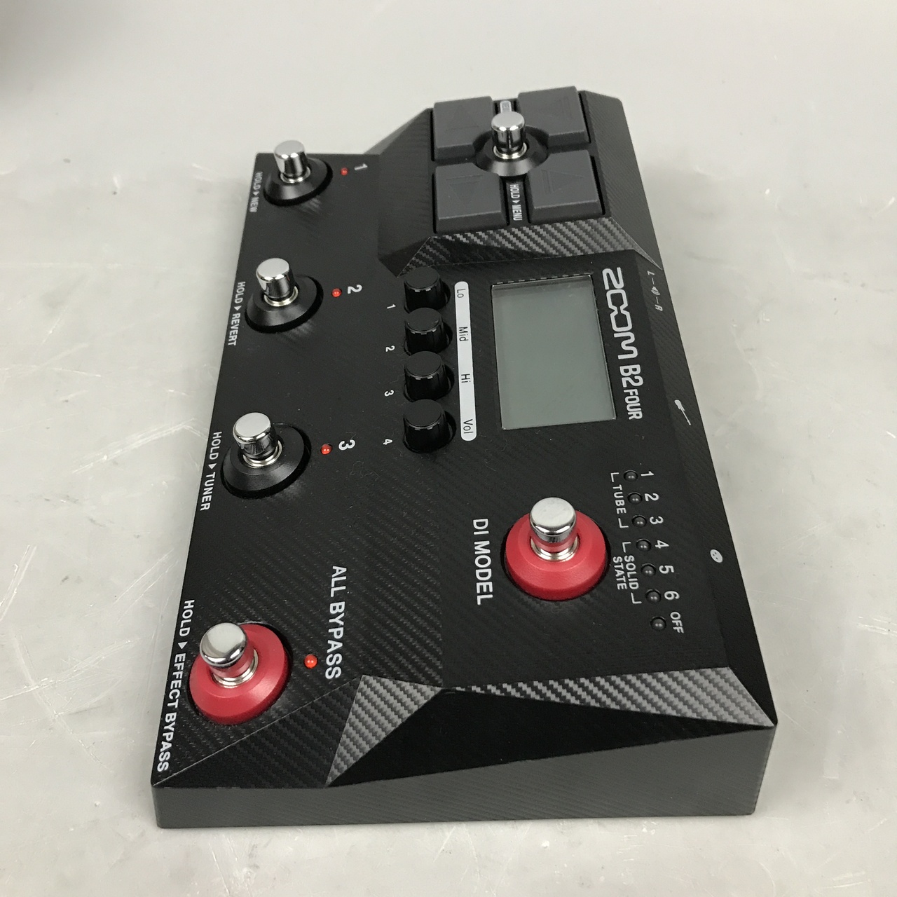 ZOOM B2 Four B2 FOUR Effects & Amp Emulator（中古/送料無料）【楽器