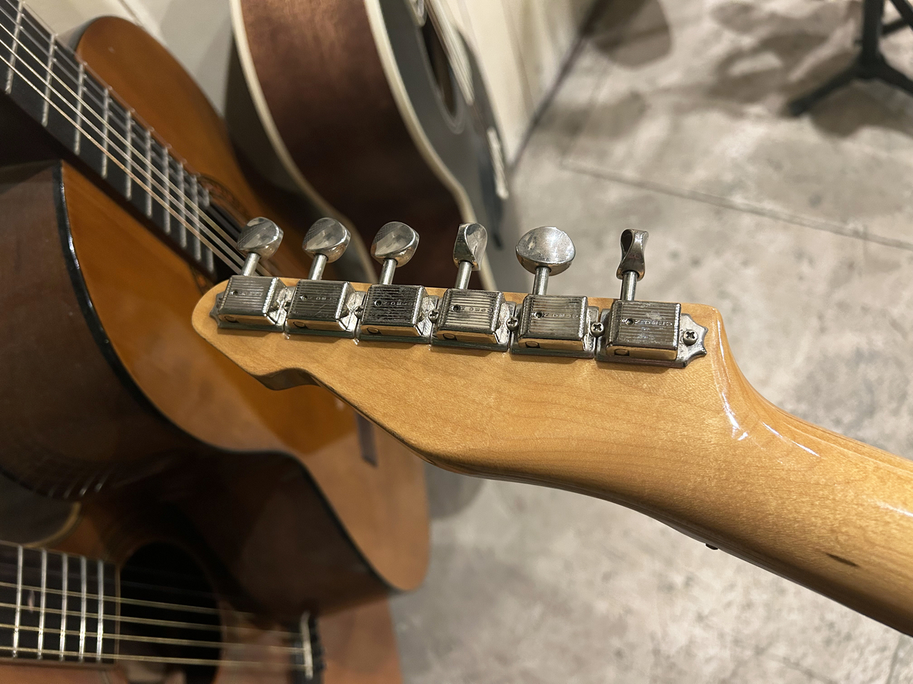 Strings & Things in Memphis STRINGS & THINGS IN MEMPHIS Custom