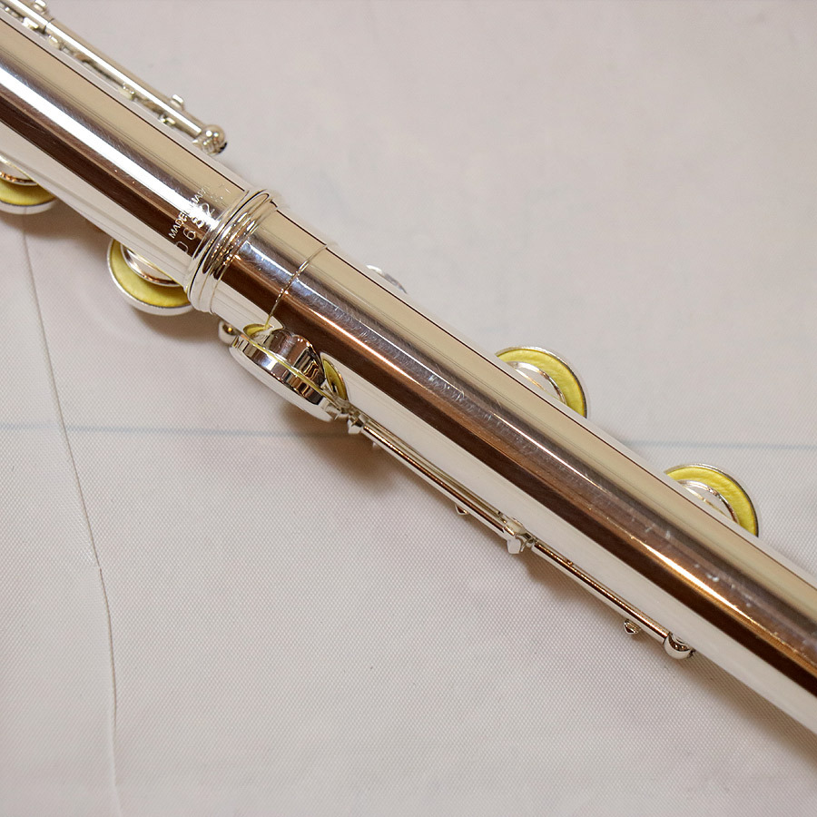 YAMAHA ヤマハ YFL-411 管体銀製フルート 【1年保証】 【名古屋栄店 YAMAHA ヤマハ YFL-411 管体銀製フルート 【1年保証】 【名古屋栄店