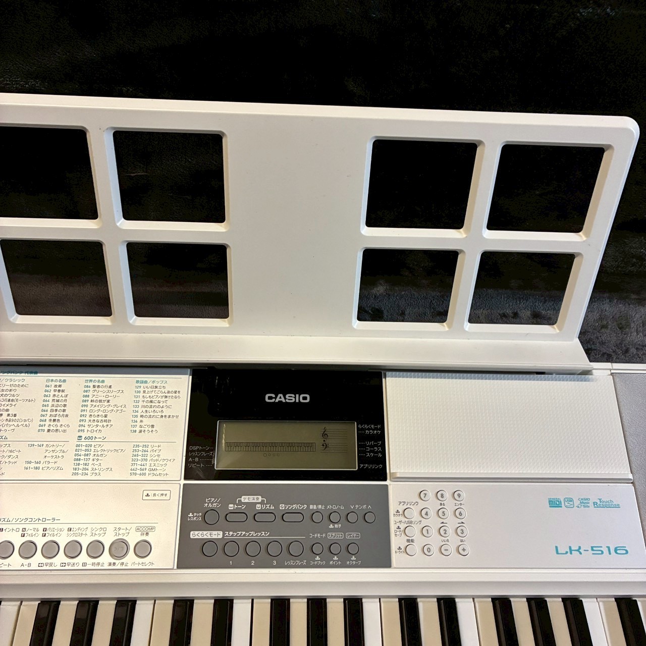 CASIO キーボード LK-516　2019年製　マイク、譜面台等付き！ 極美品】CASIO キーボード LK-516 マイク・譜面台等付き K - メルカリ
