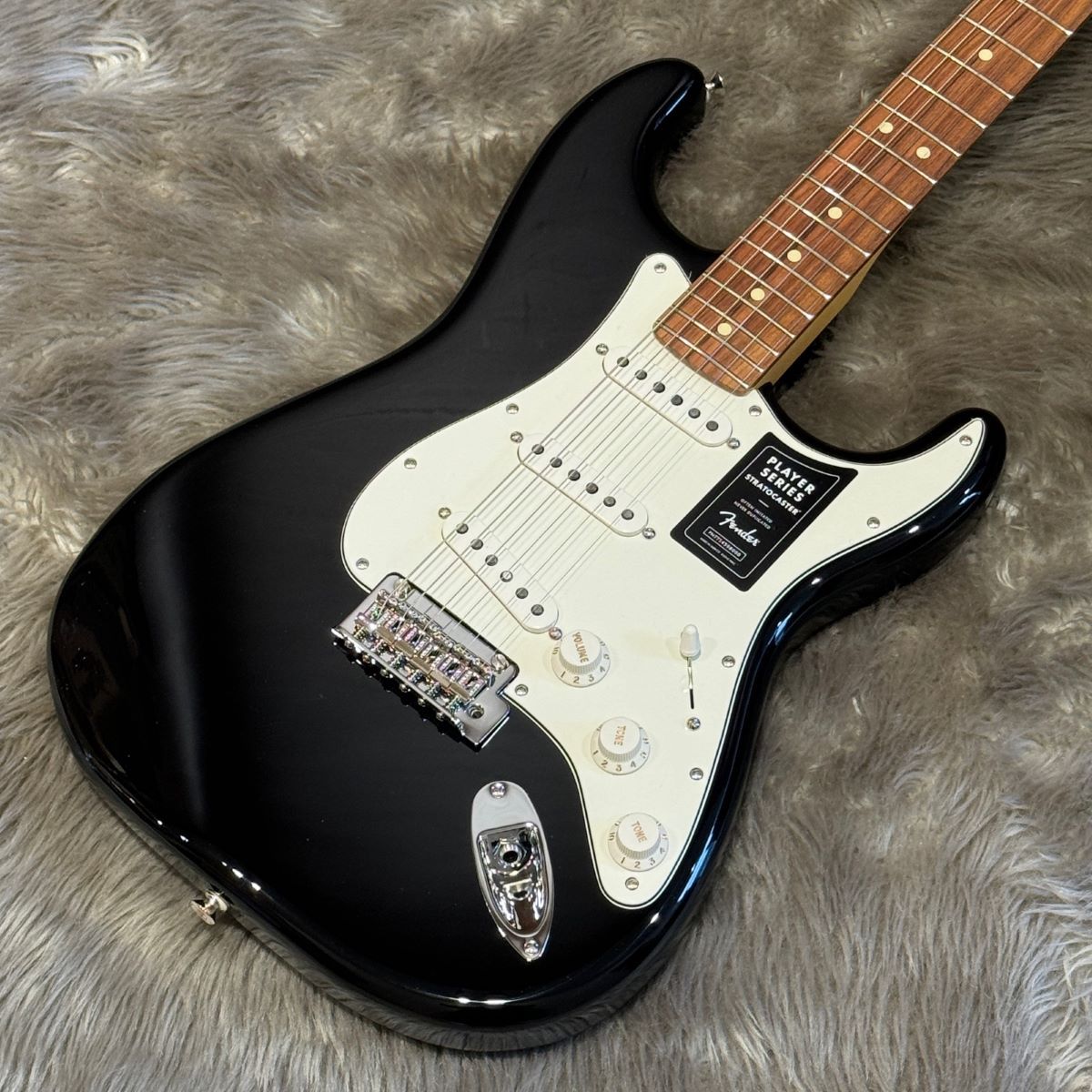 Fender Player Stratocaster Pau Ferro Fingerboard Black エレキギター  ストラトキャスタープレイヤーシリーズ（新品/送料無料）【楽器検索デジマート】