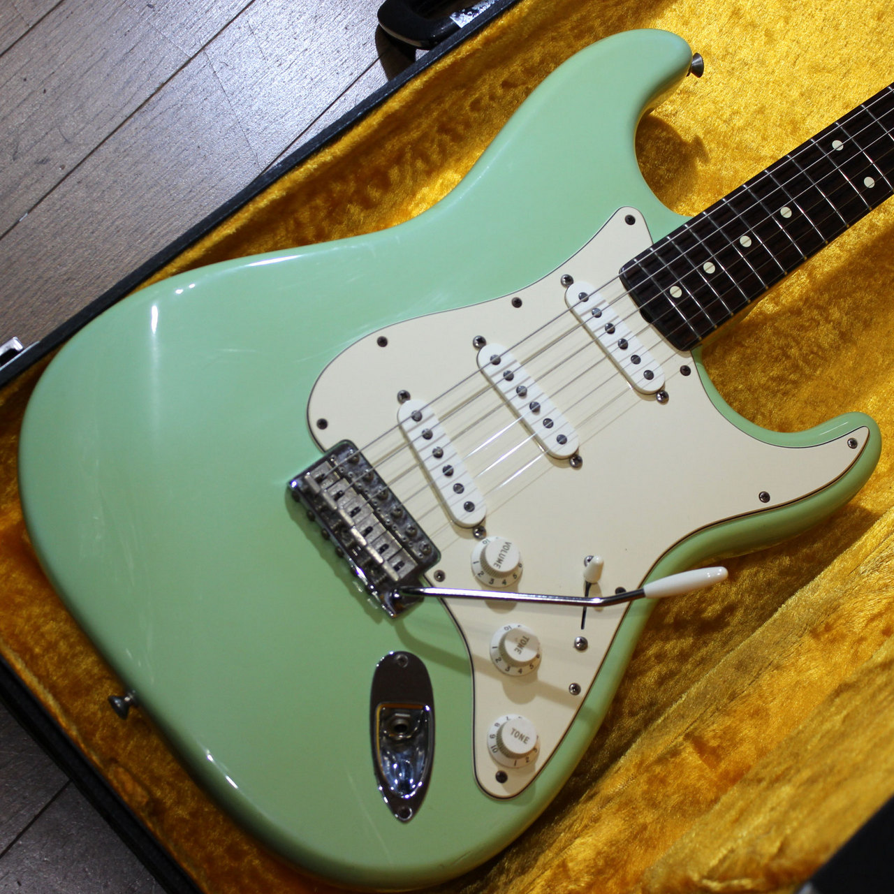 Fender American Vintage 62 Stratocaster Thin Lacquer Surf Green